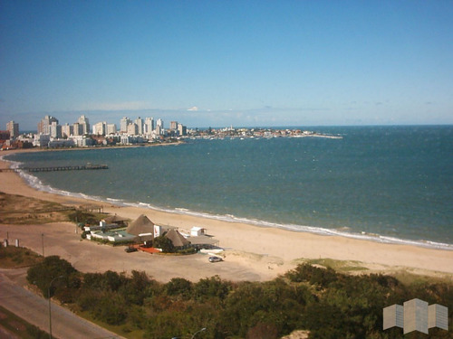 Imagen 2 de 24 de Con La Mejor Vista Al Mar De Primera Linea