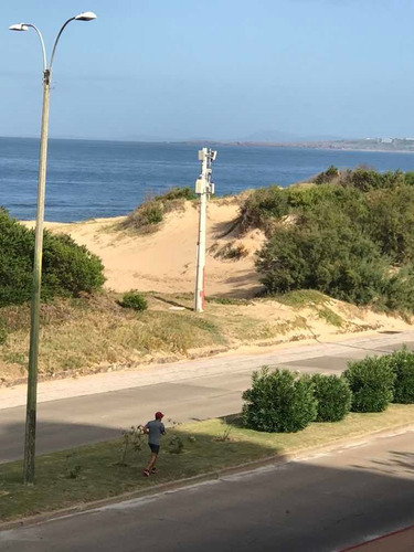 Imagen 7 de 14 de Departamento Frente Al Mar Con Vista Al Mar Desde Todos Los