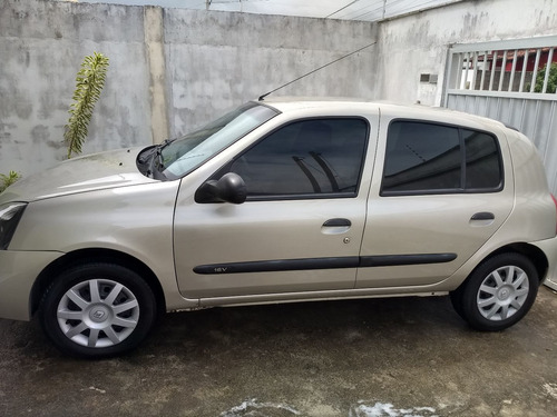 Imagem 3 de 5 de Renault Clio 2012 1.0 16v Campus Hi-flex 5p