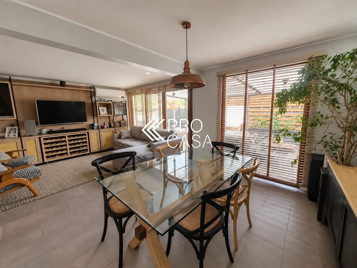 Imagen 3 de 20 de Casa En Venta, En Pasaje Cerrado, Las Condes.