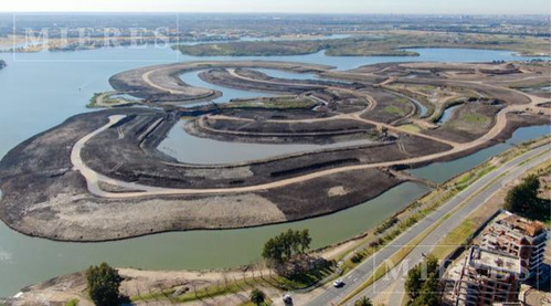 Lote Al Agua En El Barrio Los Puentes, Nordelta.