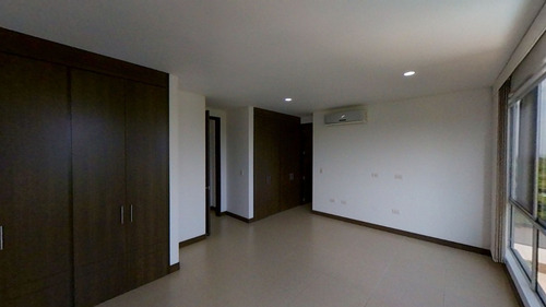 Apartamento Moderno En Condominio Campestre Altana, Barrio Pance. 131 M2, Piso 5, Ascensor, 2 Habitacioenes