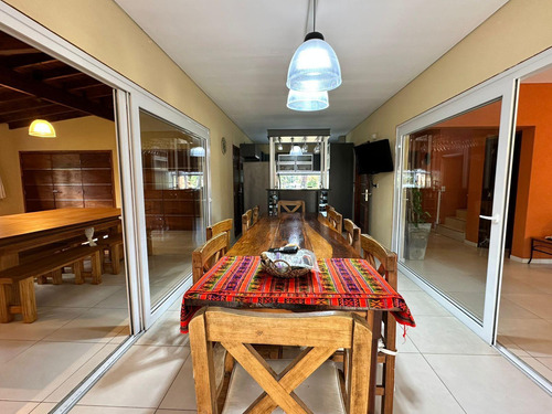 Casa En Venta - 5 Dormitorios 4 Baños - Pinamar