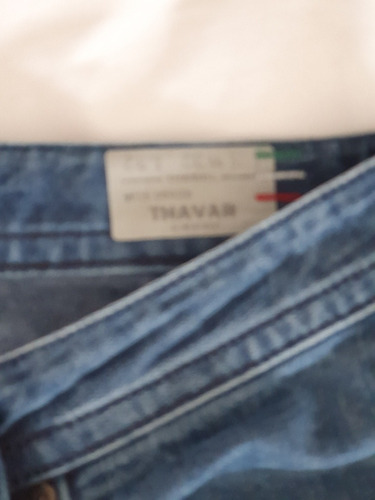 Jeans Diesel Thavar Impecable Una Postura Liquido