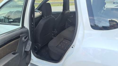 Imagen 19 de 23 de Renault Duster 2.0 4x2 Privilege