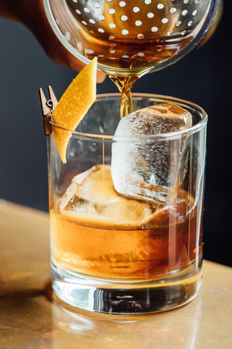 Imagen 3 de 6 de Whisky Licor Thunder Bitch Bourbon Con Canela 700ml