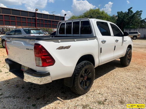 Toyota Hilux 4x4