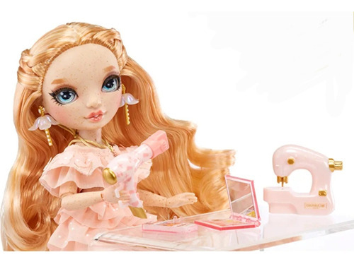 Imagen 5 de 8 de Muñeca Moda Rainbow High Victoria