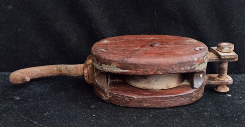 Antigua Pasteca De Madera Roldana Náutica 38cm (Usado)