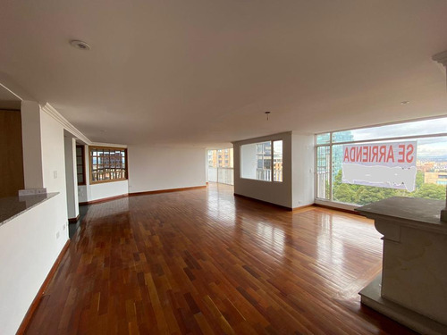 Apartamento En Excelente Ubicación Y Vista En La Séptima Con 87