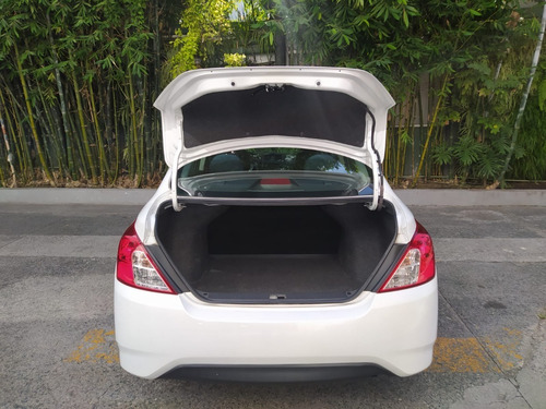 Imagen 5 de 11 de Nissan Versa Sense Aut 2019