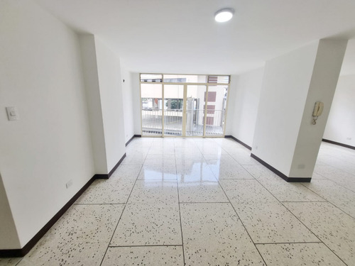 Los Palos Grandes Se Vende Apto Para Remodelar De 157 Mts P7l