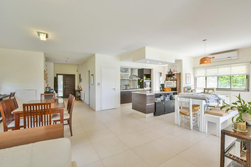 Imagen 11 de 30 de Casa De 3 Dormitorios En Venta Con Pileta Aldea Fisherton Barrio Cerrado Privado