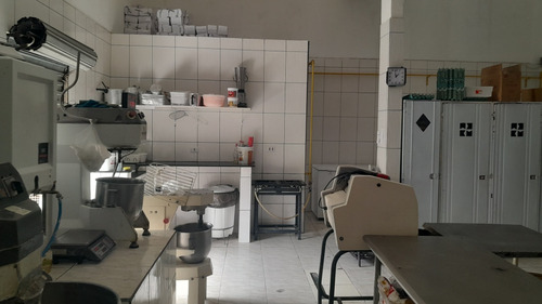 Prédio Comercial Com Padaria E 2 Casa A Venda
