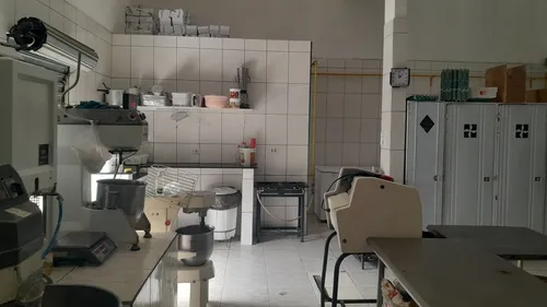 Prédio Comercial Com Padaria E 2 Casa A Venda
