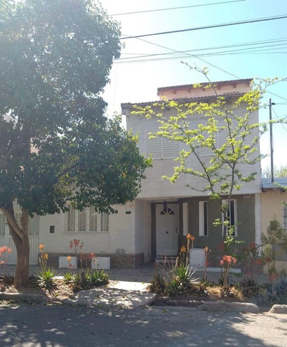 Casa En Venta Lujan De Cuyo 5 Dormitorios 