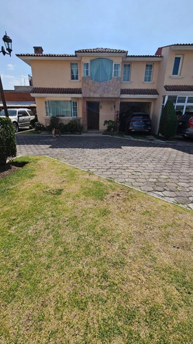 Casa En Venta Metepec Centro Edo. Mex Estilo Mexicano 3 Rec 2.5 Baños 3 Estacionamientos