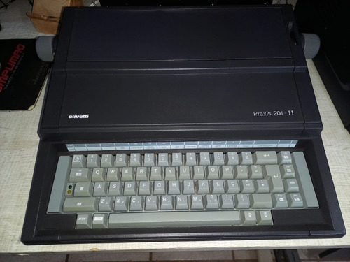 Máquina De Escrever Elétrica, Olivetti, Praxis 201- Ii
