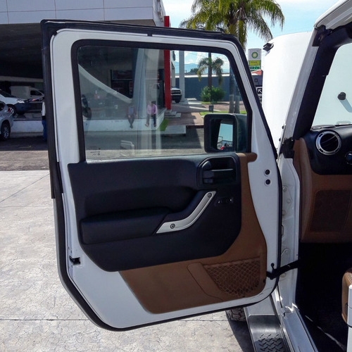 Imagen 9 de 15 de Jeep Wrangler 2015 3.6 V6 Unlimited Sahara 4x4 At