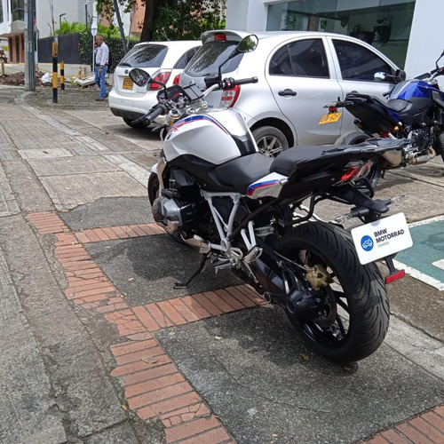 Bmw R 1250r Blanco Azul Metalizado 2804 Kms Placas Cali