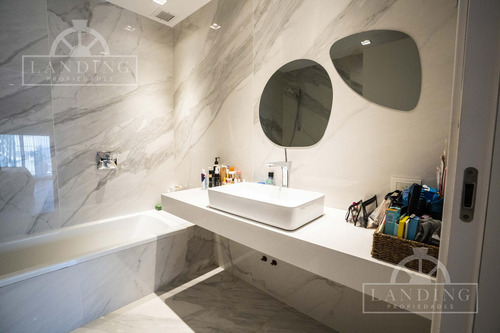 Departamento Con Increíbles Vistas Al Río En Piso 15 En Alquiler