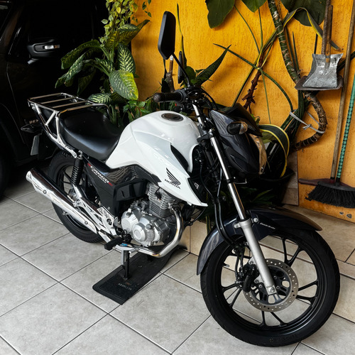 Moto Impecável Com Dois Pneus Novos