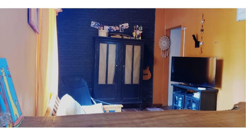 Imagen 3 de 13 de Casa · Dos Dormitorios · Amplio Jardín · Alberdi Oeste
