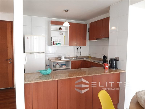 Departamento En Venta De 2 Dorm. En Valparaíso
