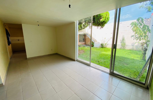 Imagen 2 de 11 de Rento Casa Exclusiva Mente Para Oficinas En Irapuato