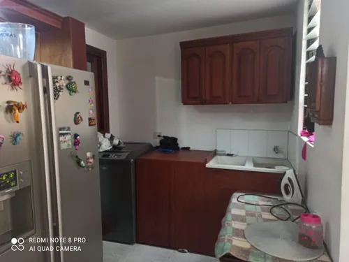 Se Vende Cómoda Casa En La Castellana Primer Piso