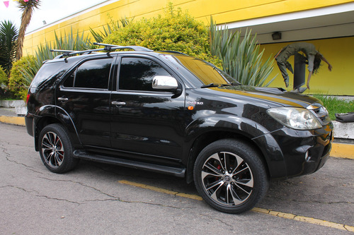 Toyota Fortuner 3.0 Sr5 Diésel 4x4 At