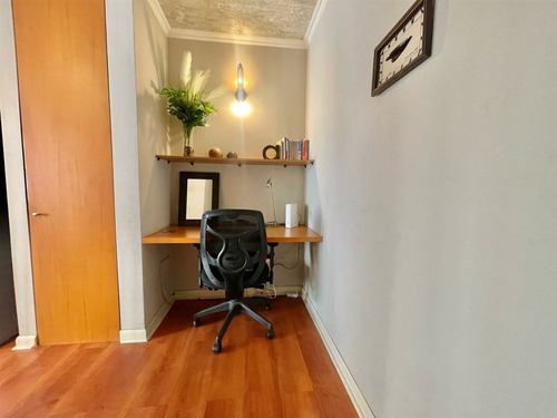 Depto En Venta De 2 Dorm. A Pasos Metro Hernando Magallanes