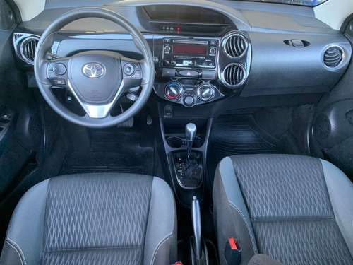 Imagem 7 de 11 de Toyota Etios Sedan X Plus 1.5