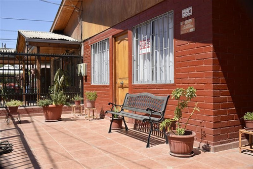 Casa En Venta De 3 Dorm. En Maipú