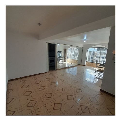 Se Vende Amplio Apartamento En Pérez Bonalde. Catia. Caracas