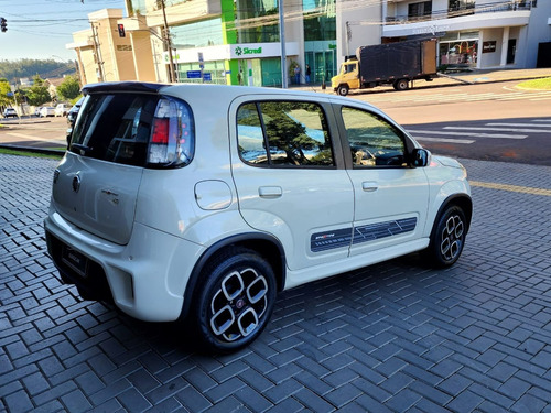 Fiat Uno UNO SPORTING Dualogic 1.4 EVO Flex 8V 4p