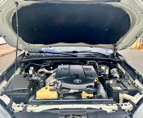 Toyota Hilux 2.8 Srv