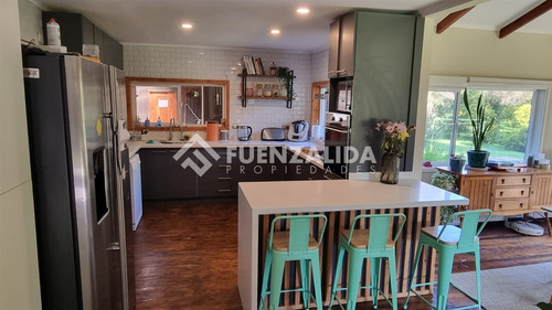 Casa De Campo Remodelada De 4d4b Con Jardin En Frutillar