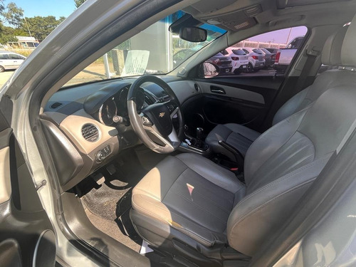 Imagen 10 de 17 de Chevrolet Cruze 5p 1,8 Ltz Ac