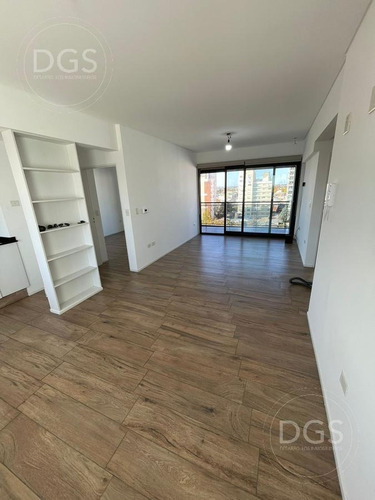 Imagen 8 de 12 de Departamento De 3 Ambientes Con Cochera Cubierta En Pleno Centro De Banfield Este