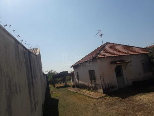 Imagem 2 de 4 de Venda De Casas / Padrão Na Cidade De Araraquara 11042