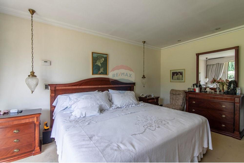 Casa De Lujo En Chicureo Con Amplio Terreno