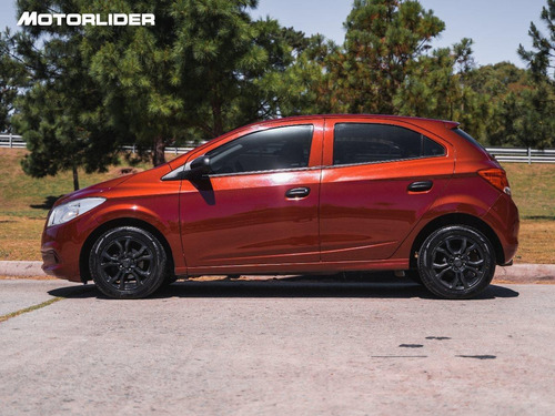 Imagen 3 de 15 de Chevrolet Onix 1.0 Joy Lt C/ Llantas| Permuta / Financia