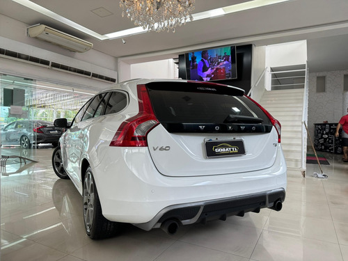 Volvo V60 2.0 T5 R DESIGN COMFORT 16V TURBO GASOLINA 4P AUTOMATIZADO