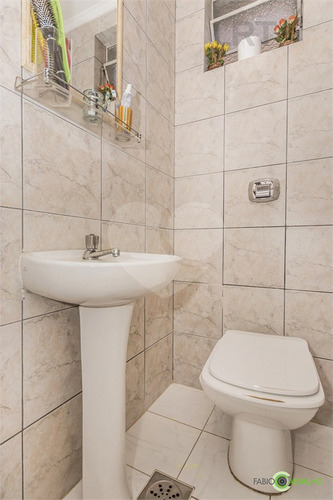 Imagem 8 de 30 de Vende Maravilhosa Casa, Três Quartos, Suíte, 5 Vagas De Garagem E Churrasqueira. - Reo617332