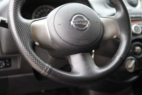 Imagem 10 de 15 de Nissan Versa 1.6 Sv Flex Mec 2013