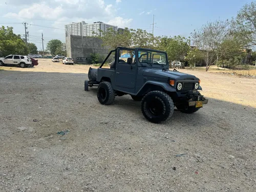 Toyota Macho Carpado Land Cruiser Fj40