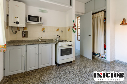 Departamento Mar De Ajó: Lebensohn 256 Piso 1º Entre Espora Y Azopardo - C496