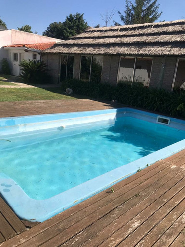Imagen 12 de 30 de Casa Quinta Ranelagh Con Pileta Y Gran Parque