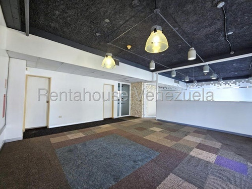 Amplio Y Moderno Local Comercial De 2 Niveles En Alquiler Este De Barquisimeto. Avenida Terepaima 25-12317 As-m